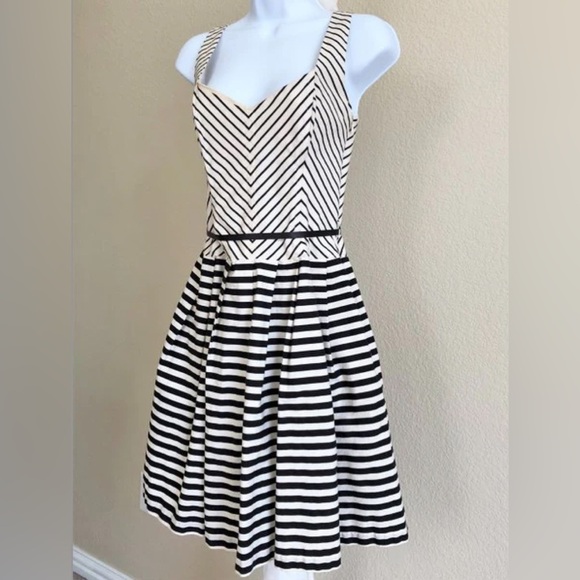Corey Lynn Calter Corset Dress Size 6 US Ivory  Black‎ Lace Up Anthropologie - Picture 8 of 16